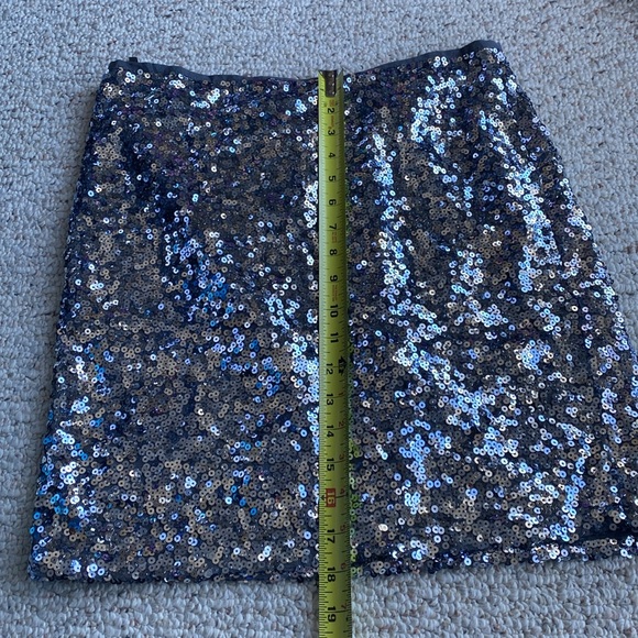 White House Black Market Silver Sequin Pencil Skirt 4 $140.00 Disco Metal whbm - Picture 3 of 11